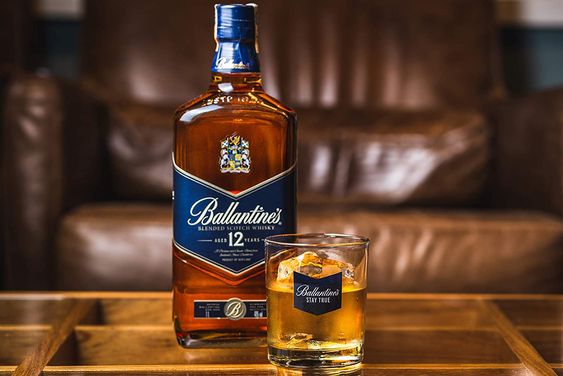 thuong-thuc-dung-vi ballantines 12-moi-nhat-700ml