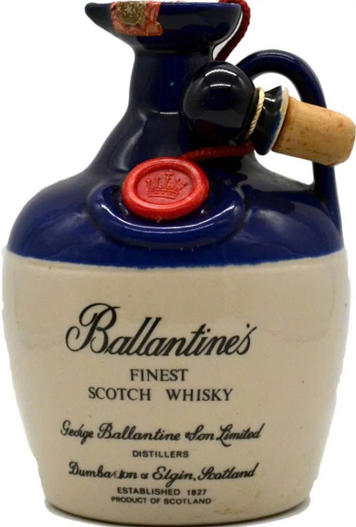 Ballantines-Finest-1970-khi-mo-nap-chai