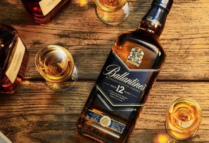 Cach-thuong-thuc-Ballantines-12 YO