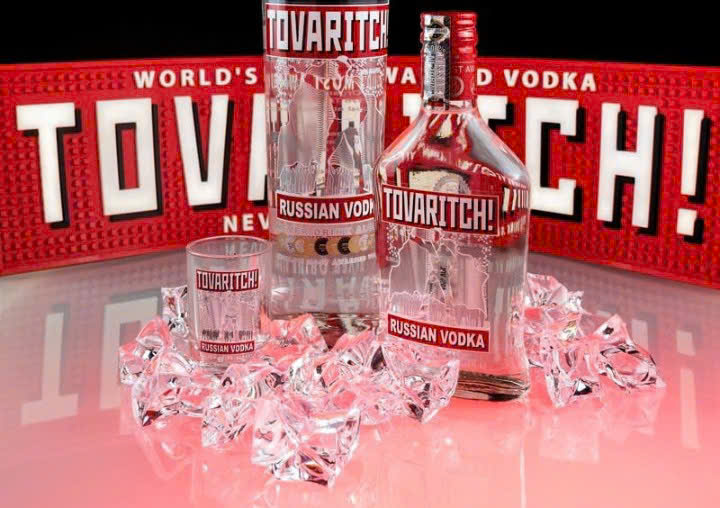 Dung-dieu-voi-Vodka-Tovaritch-1-Lit-gia-re