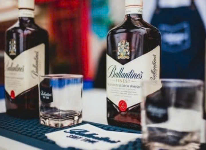 Gioi-thieu-Ballantines-Finest-2-Lit