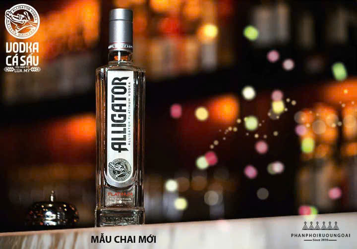 Gioi-thieu Vodka-ca-sau-den-500ml-moi