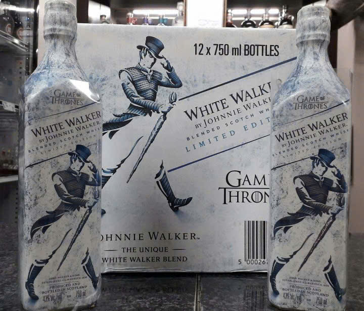 Johnnie-Walker-White-thung-12-chai