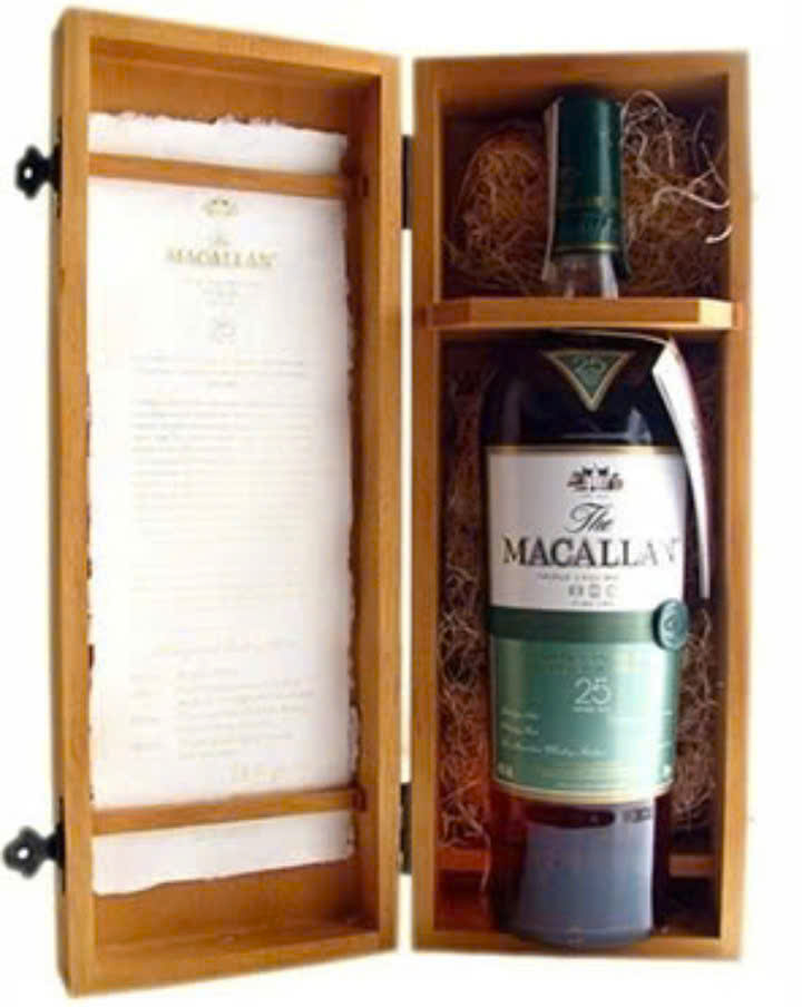 Macallan-25-Fine-Oak-khi-mo-hop