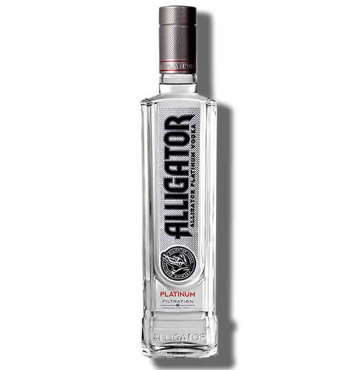 Mua-ban-vodka-ca-sau-den-500ml-moi-gia-re