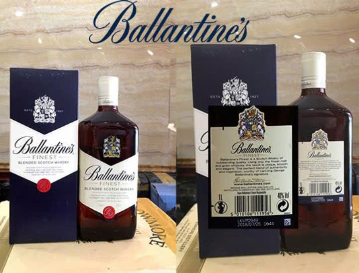 Trung-bay-Ballantines-Finest-2-Lit