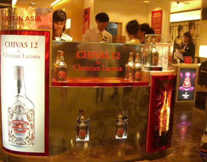 Trung-bay-Chivas-12-1lit-Au