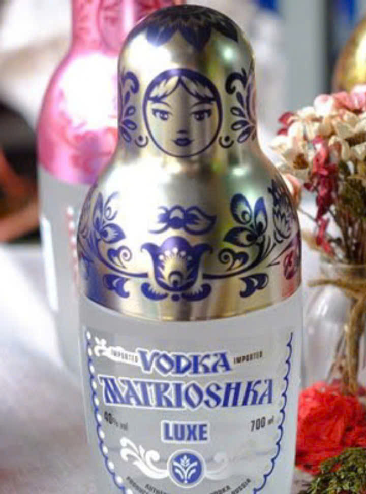 Vodka-bup-be-matrioska-trang