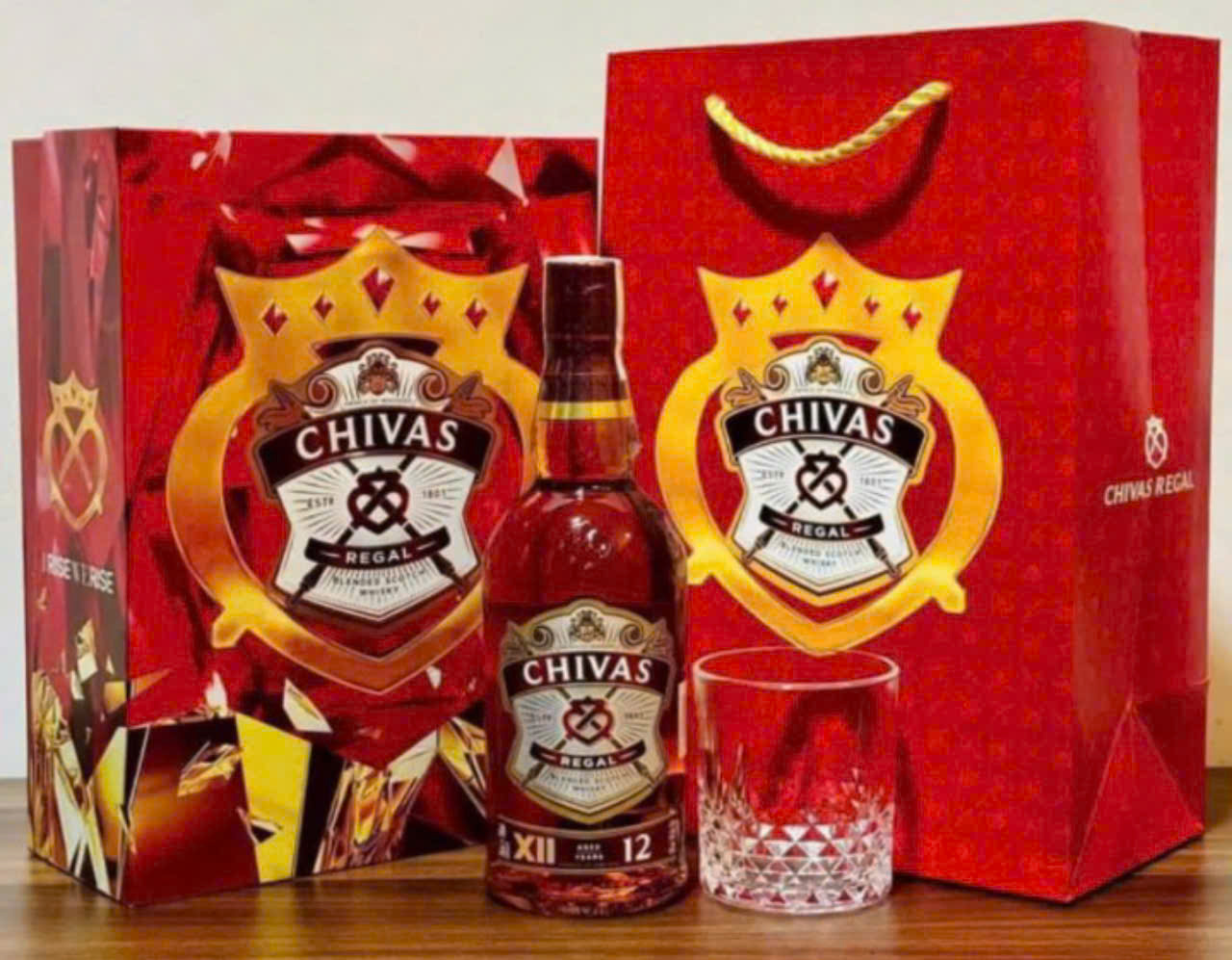 bo-san-pham-Chivas-Regal-12-Qua-2025