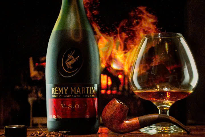 thuong-thuc-ruou-remy-martin-vsop-moi