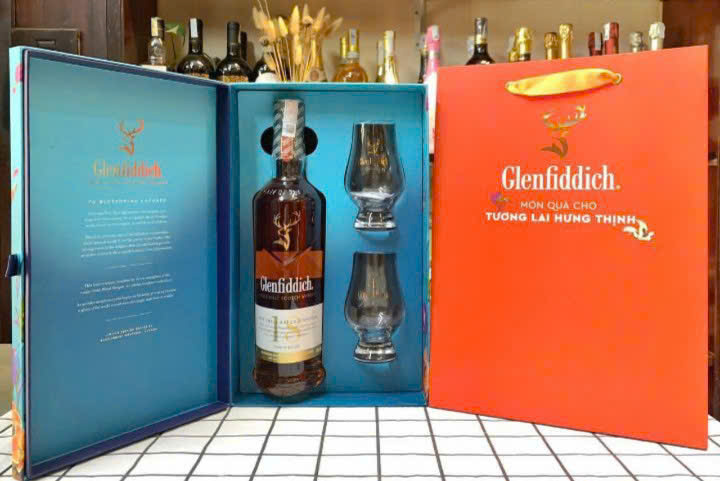 Bo-san-pham-glenfiddich-18-Hop-Qua-2025