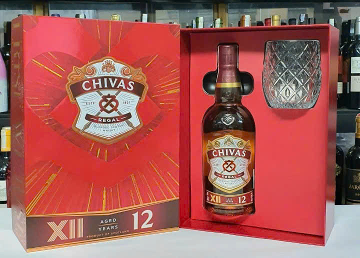 Chivas-12-mo-hop-2024-700-ml