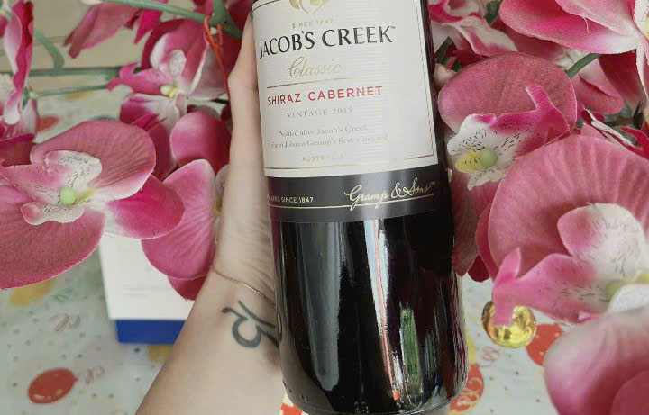 Gioi-thieu-Jacobs-kreek-shiraz-cabernet-750ml