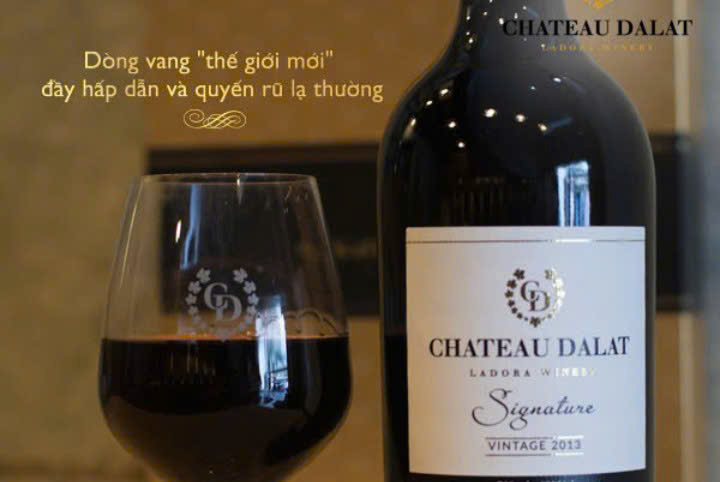 Gioi-thieu-ruou-vang-CHateau-Dalat-Signature-shiraz-LADOFOODS