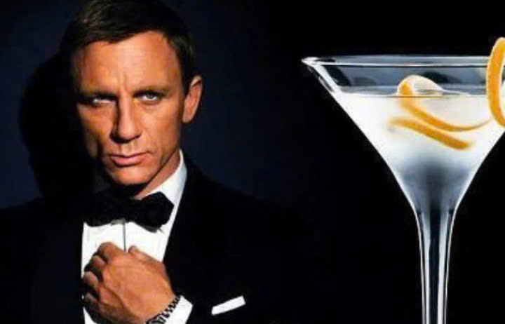 James-bond-voi-martini-Extra-Dry-Cocktail