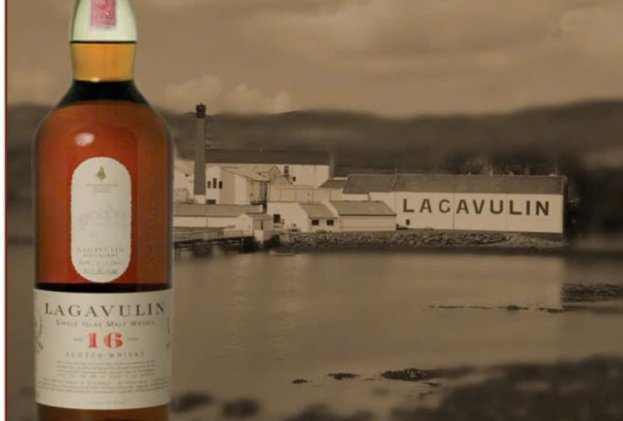 Nha-may-san-xuat-Lagavulin-16