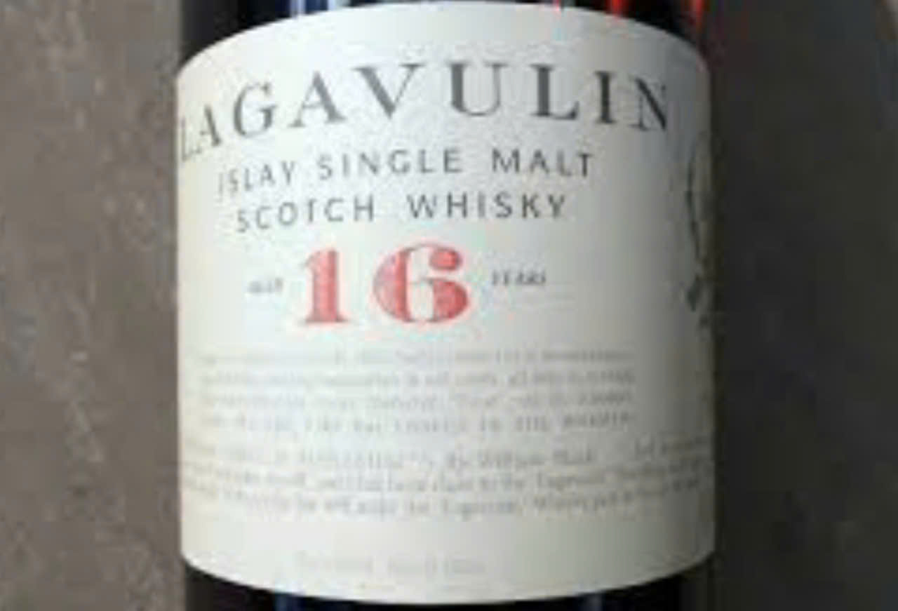 Nhan-hieu-Lagavulin-16