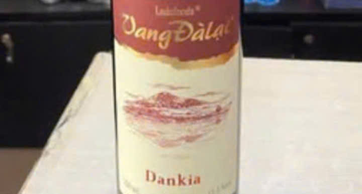 Nhan-hieu-vang-da-lat-Dankia-750-ml