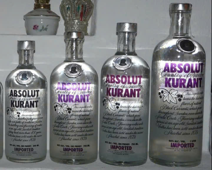 Trung-bay-absolut-kurant