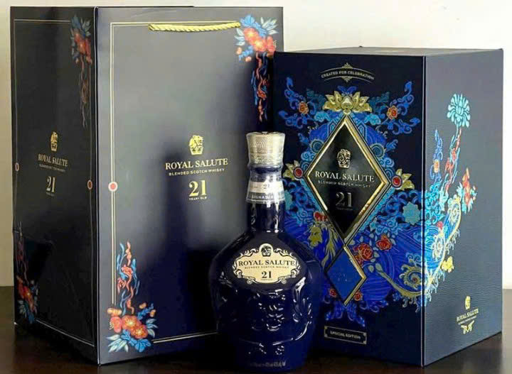 bô-san-pham-chivas-21-F-2024-700ml