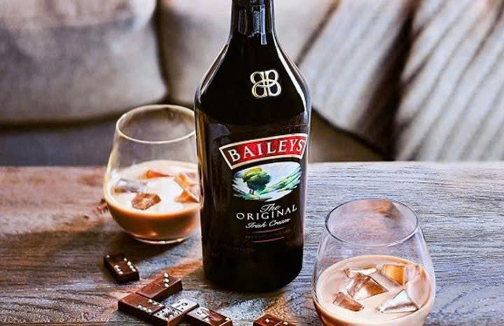 thuong-thuc-da-xay-voi-ruou-sua-Baileys