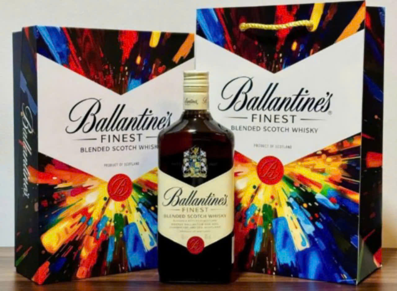 Bo-san-pham-Ballantines-Finest-Hop-Qua-2025-1