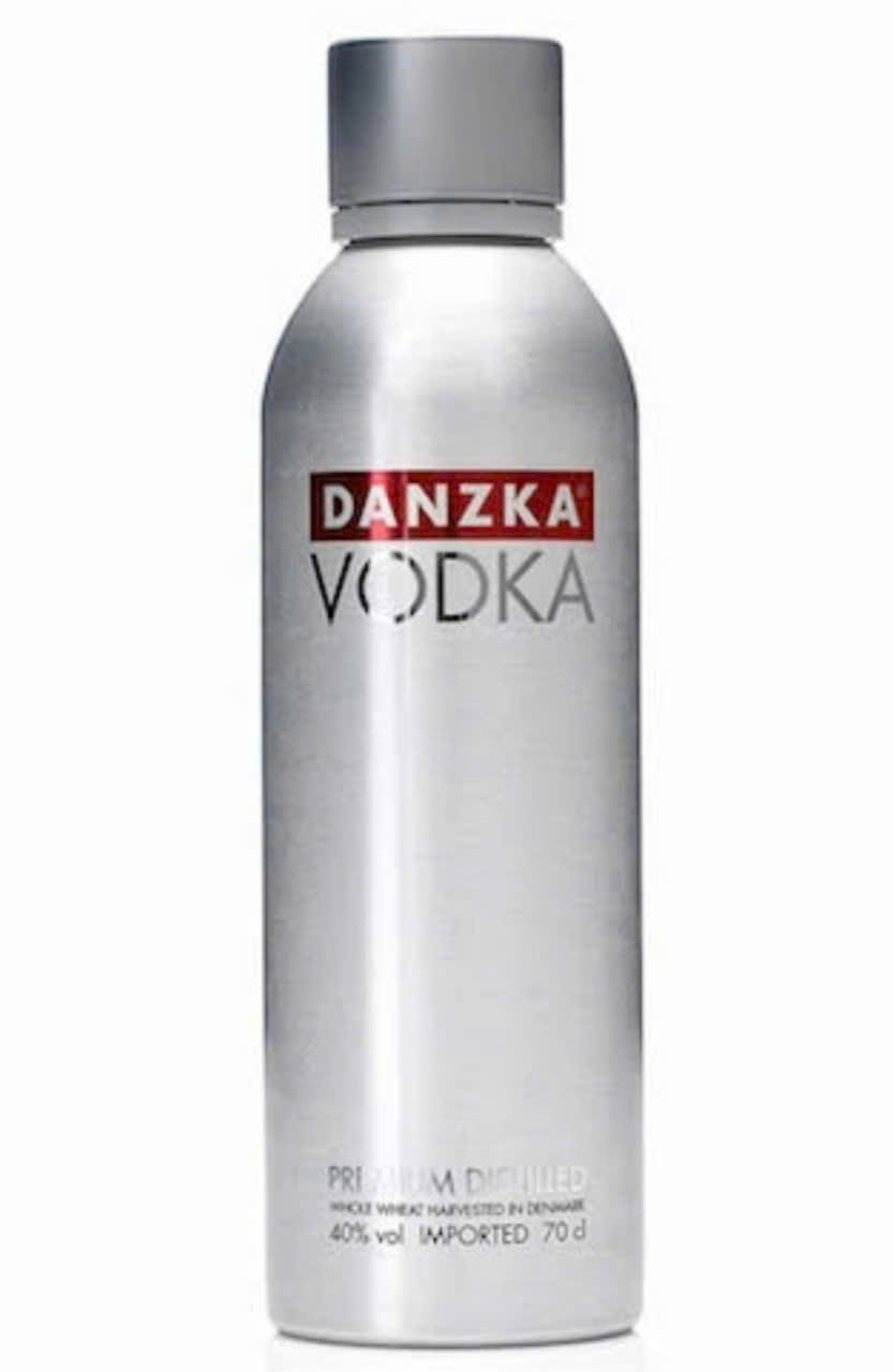 Mua-Vodka-Danzka-o-dau-gia-re