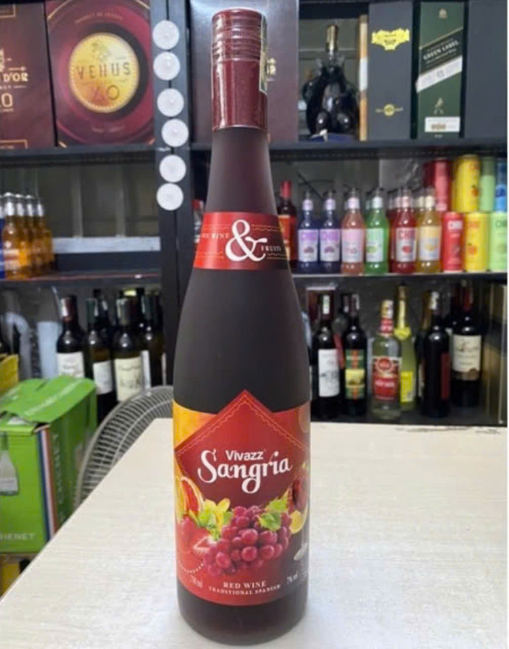 trung-bay-vivazz-sangria-red