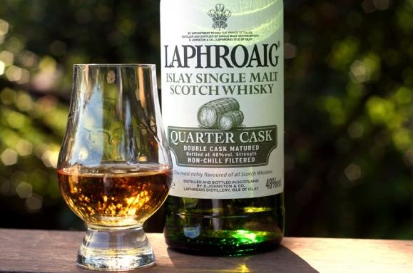 Laphroaig-Quarter-Cask-thuong-thuc